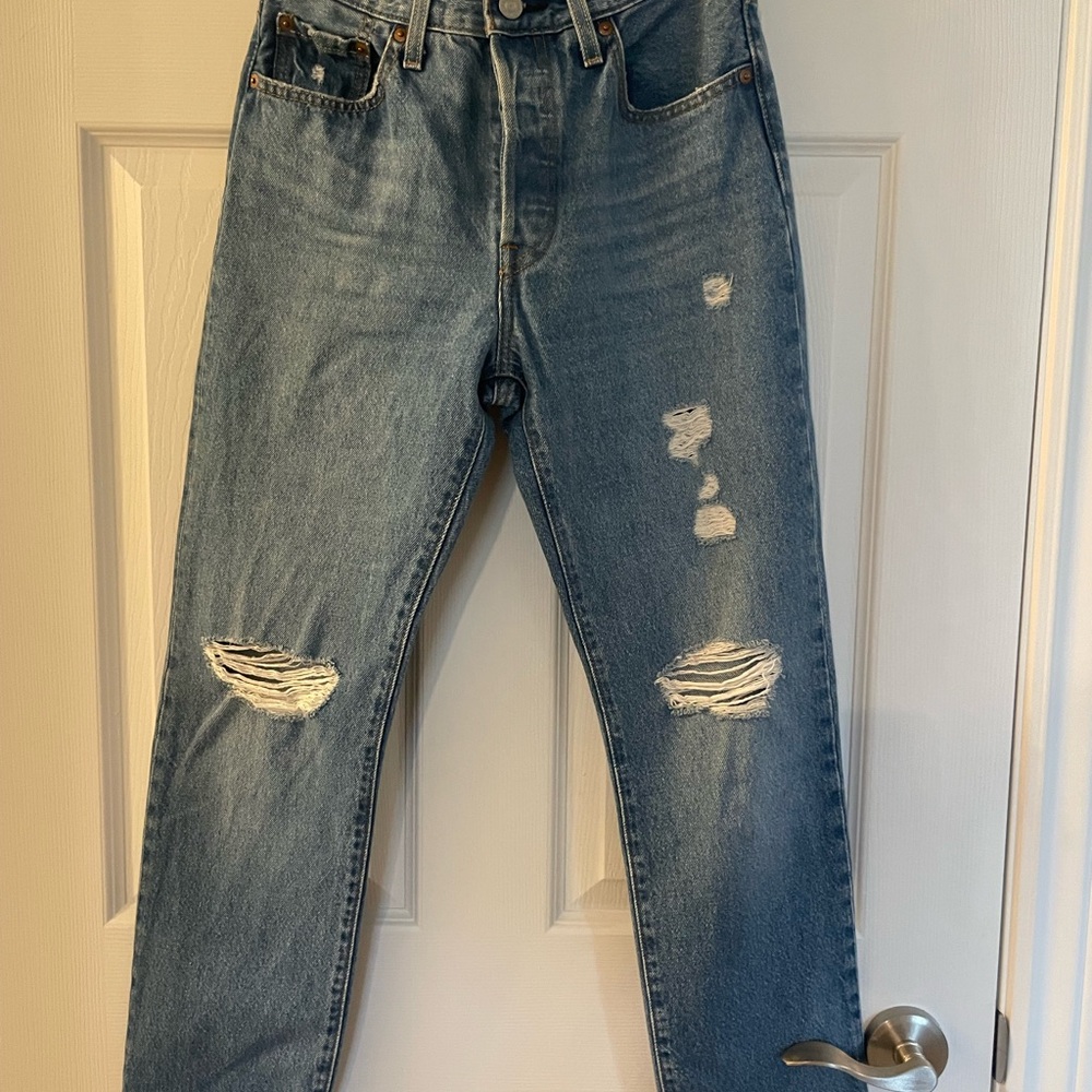 Levi's Men's Light Blue Distressed Jeans